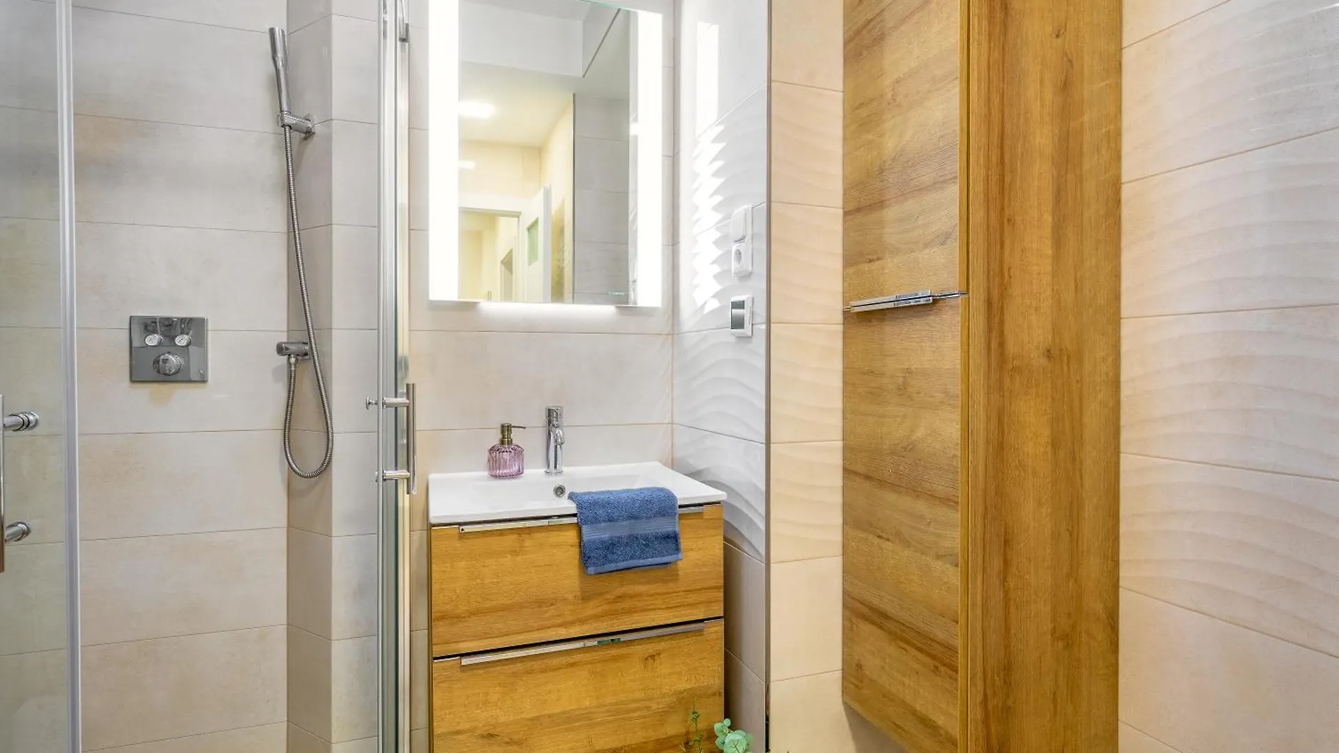 Sunny Luxury Apartments Grebovka Prague 0*,  Czech Republic
